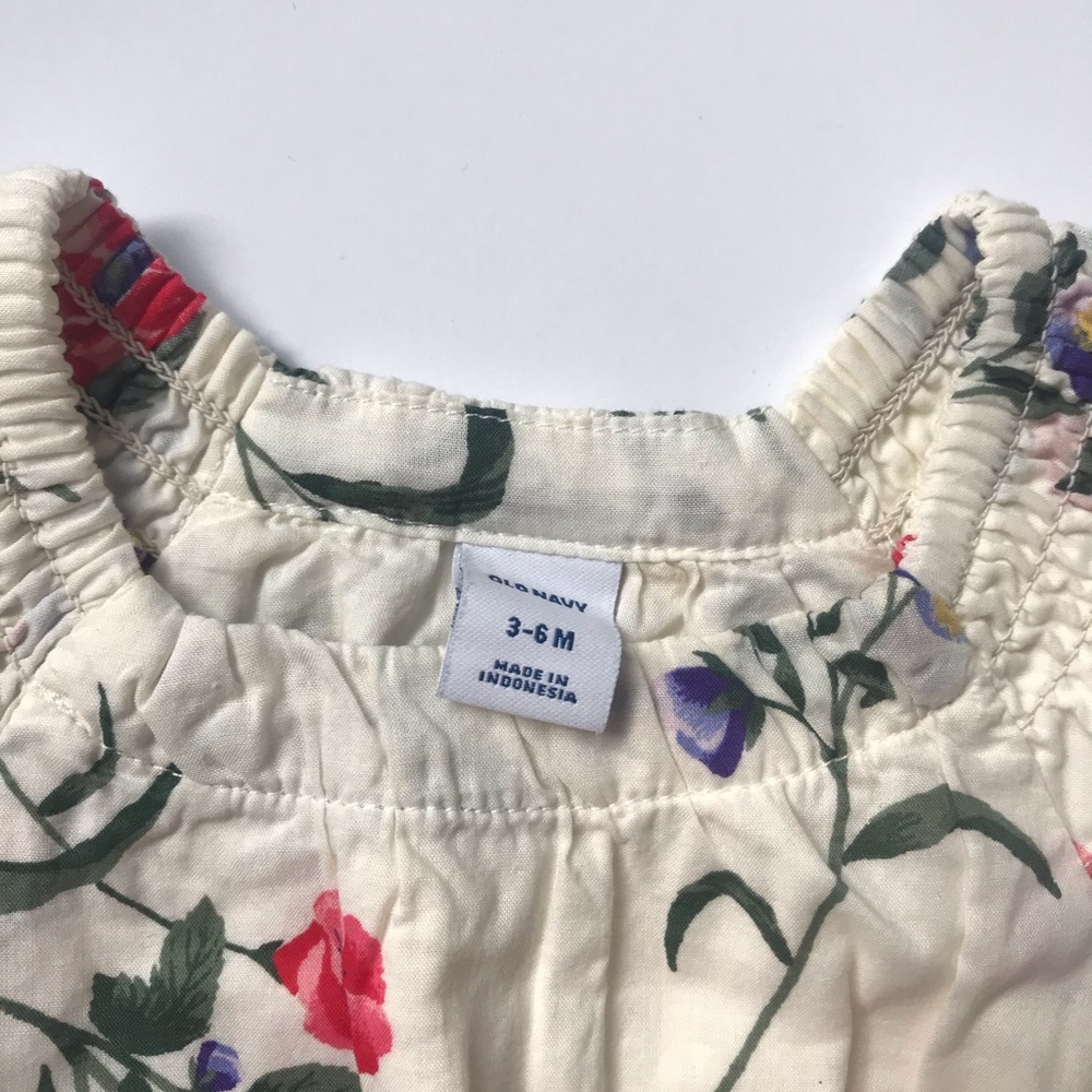 BRAND NEW with tags Old Navy floral bubble/romper